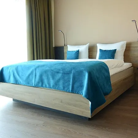 H24 Stadthotel Bernau 3*