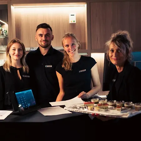 H24 Stadthotel Bernau 호텔 베르나우 바이 베를린