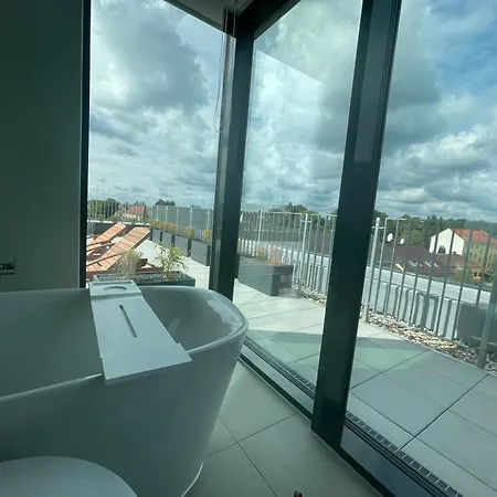 H24 Stadthotel Bernau فندق