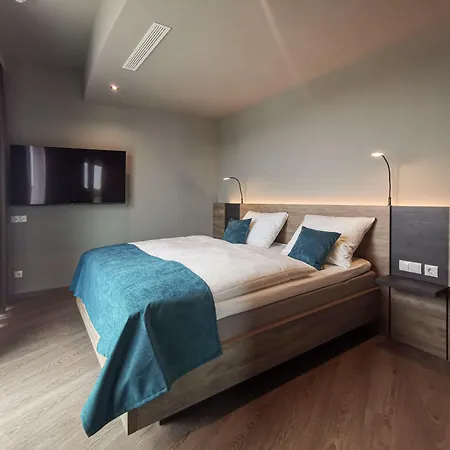 H24 Stadthotel Bernau 호텔 3*