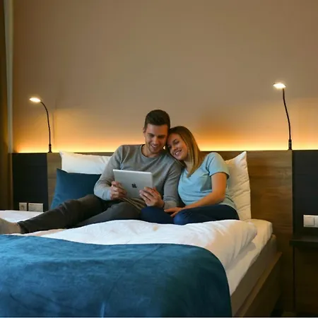 H24 Stadthotel Bernau מלון ברנאו ביי ברלין