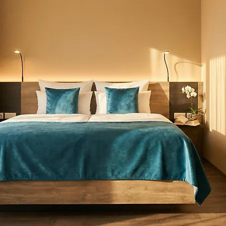 H24 Stadthotel Bernau 3*