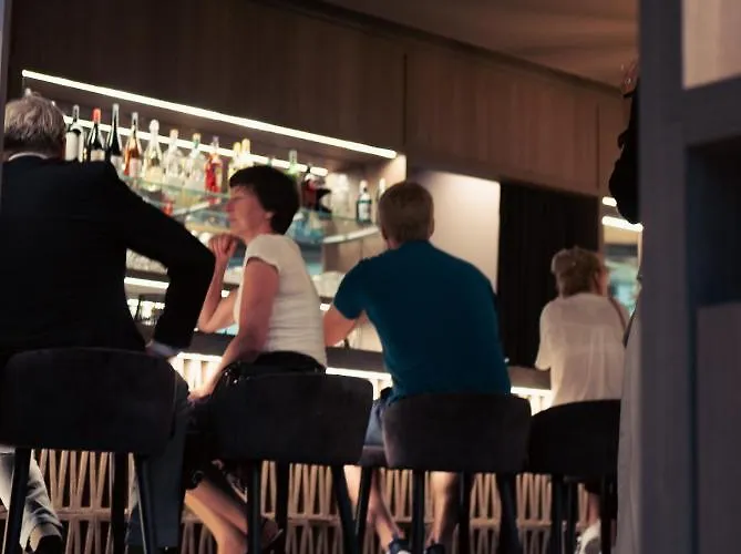 מלון H24 Stadthotel Bernau 3*