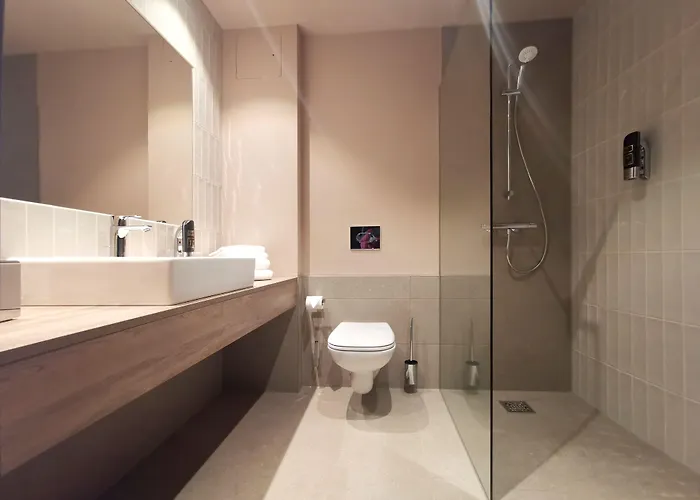 H24 Stadthotel Bernau מלון