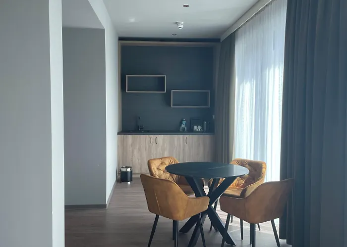 H24 Stadthotel Bernau מלון