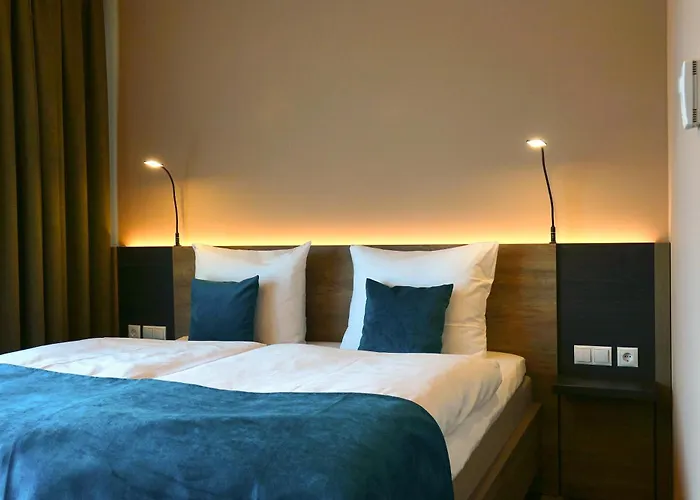 H24 Stadthotel Bernau מלון